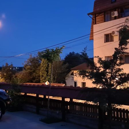 Hotel Casa Vlahilor Râmnicu Vâlcea Exteriör bild