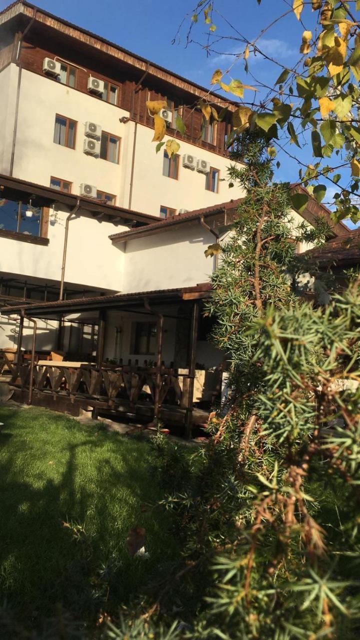 Hotel Casa Vlahilor Râmnicu Vâlcea Exteriör bild